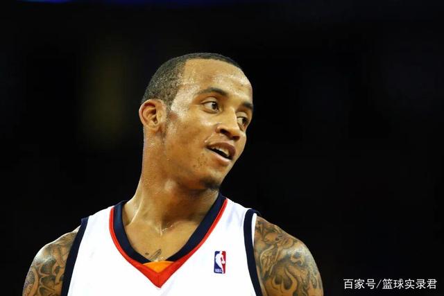 只让狼队得95！马刺本季对手得100分以下时 季后赛4-0 常规赛11-0