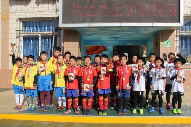 孙铭徽21+15广厦负同曦 原帅30分山西胜四川